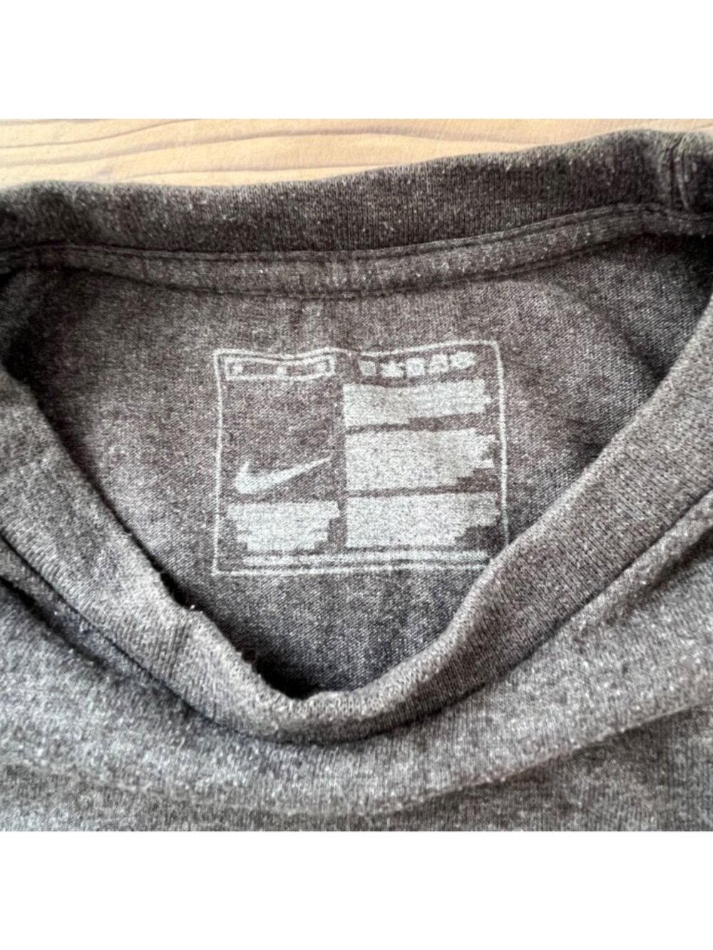 Nike Crew Neck T-Shirt Mens M Gray Embroidered Swoosh Short Sleeve - Picture 3 of 6